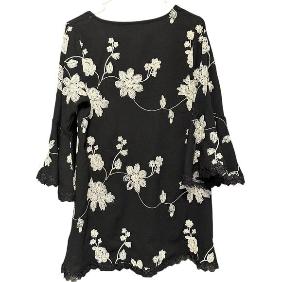 Sassybling Boutique Shift Dress Black with Ivory Embroidery Size Small - Picture 6 of 6